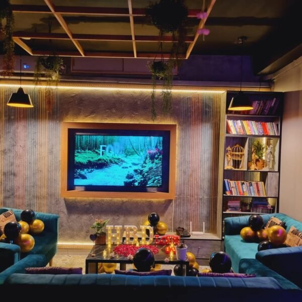 The Green Lounge - Image 4