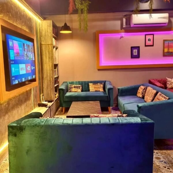 The Green Lounge - Image 3
